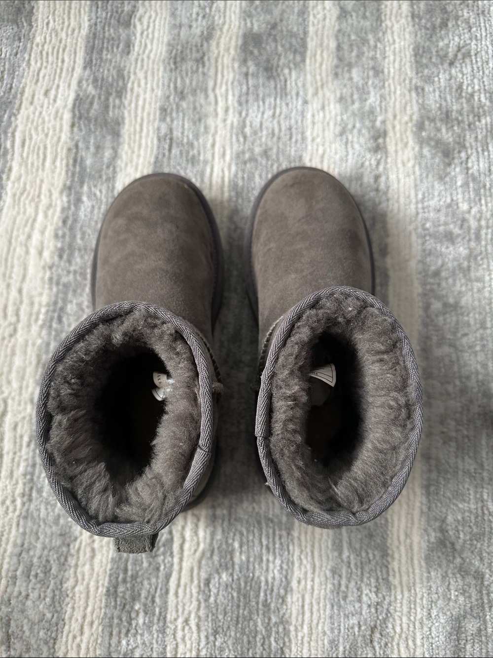UGG - Picture 5 of 12